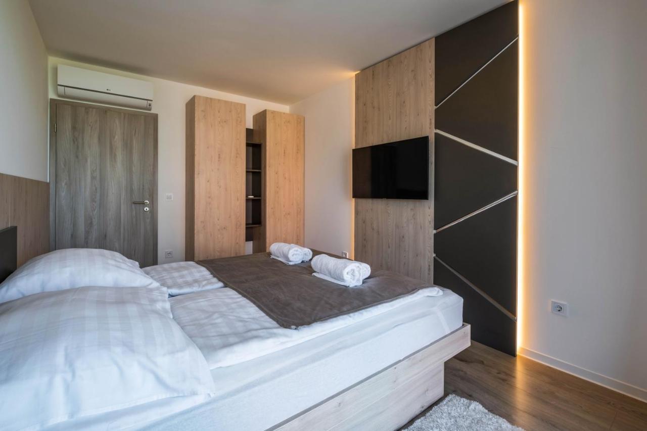 Myflat Coral Beach Apartment Siófok Eksteriør billede