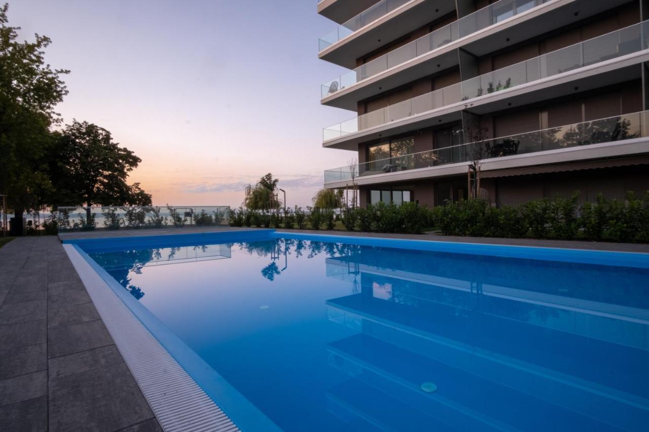 Myflat Coral Beach Apartment Siófok Eksteriør billede