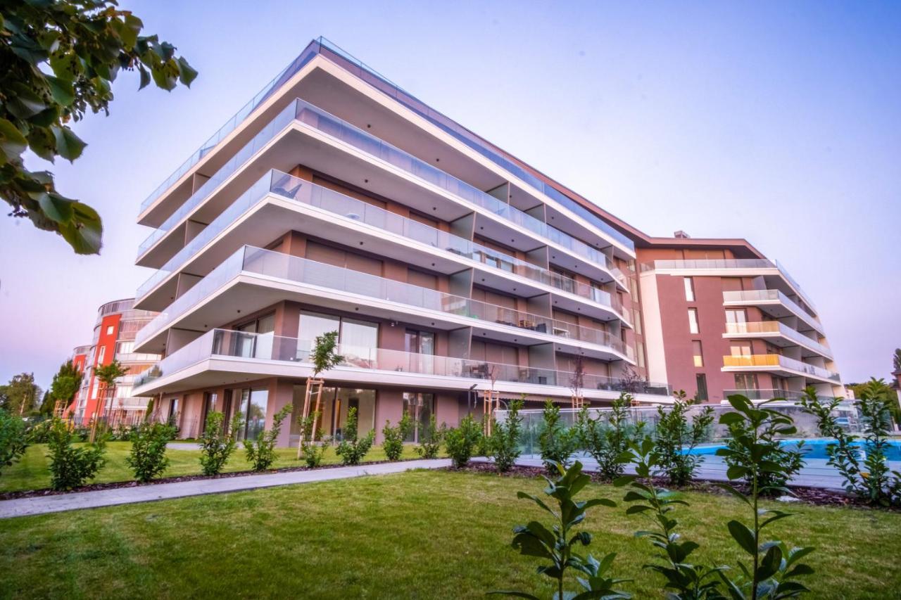 Myflat Coral Beach Apartment Siófok Eksteriør billede